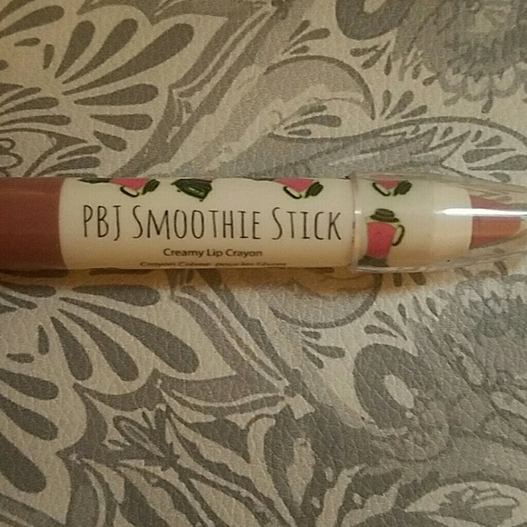 Victorias Secret Makeup Bag w/Lip Crayon&Eye Cream - Picture 5 of 7